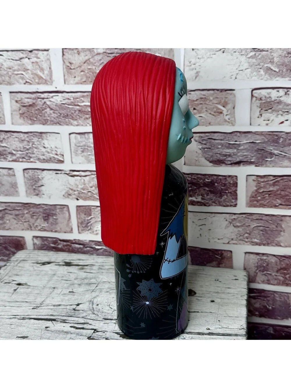 THE NIGHTMARE BEFORE CHRISTMAS DISNEY HALLOWEEN SALLY ALUMINUM WATER BOTTLE